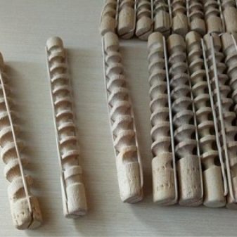 Бігуді-спіральки: як користуватися м’якими і дерев’яними спіральними бігуді? Як накручувати волосся?