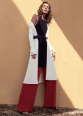 BCBG Max Azria (35 фото): сукні та інший одяг, сумки та аксесуари від бренду