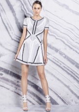 BCBG Max Azria (35 фото): сукні та інший одяг, сумки та аксесуари від бренду