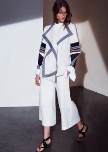 BCBG Max Azria (35 фото): сукні та інший одяг, сумки та аксесуари від бренду