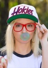 Бейсболка з прямим козирком (52 фото): як називається, як носити, моделі для дітей, модні реперские