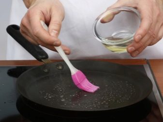 Чавунна сковорода для млинців: особливості млинцевої сковорідки з чавуну. Як прожарити? Відгуки