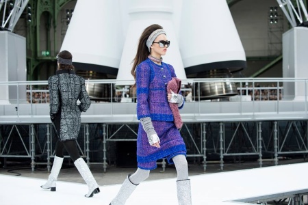 Чоботи Chanel (35 фото): зимові жіночі моделі з ланцюгами і іншим декором