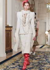Чоботи Chanel (35 фото): зимові жіночі моделі з ланцюгами і іншим декором