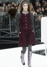 Чоботи Chanel (35 фото): зимові жіночі моделі з ланцюгами і іншим декором