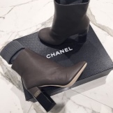 Чоботи Chanel (35 фото): зимові жіночі моделі з ланцюгами і іншим декором