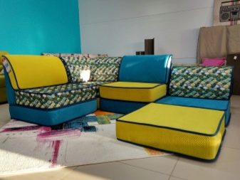 Дитячі ортопедичні дивани: вибір матраца для щоденного використання дитині в кімнату, розкладний та інші дивани для школяра