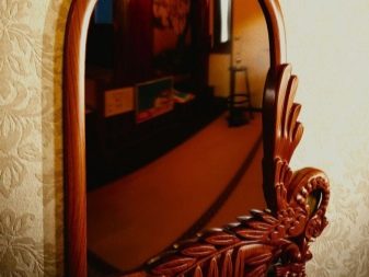 Дзеркала з різьбленими рамами: дерев’яні рамки з липи і фанери, інші рами з дерева з різьбленням