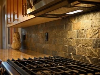 Фартух з каменю для кухні: плюси і мінуси кухонного фартуха з декоративного штучного та натурального каміння. Приклади дизайну інтер’єру