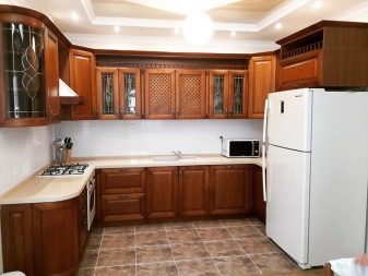 Фасади з масиву для кухні: дерев’яні кухонні фасади з дуба і сосни, інші варіанти. Італійські фасади з натурального дерева і фасади виробництва інших країн