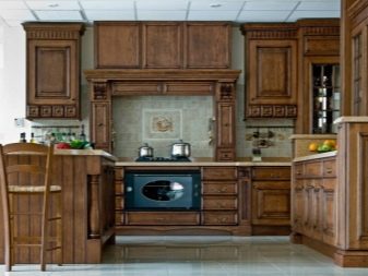 Фасади з масиву для кухні: дерев’яні кухонні фасади з дуба і сосни, інші варіанти. Італійські фасади з натурального дерева і фасади виробництва інших країн