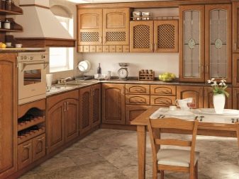 Фасади з масиву для кухні: дерев’яні кухонні фасади з дуба і сосни, інші варіанти. Італійські фасади з натурального дерева і фасади виробництва інших країн