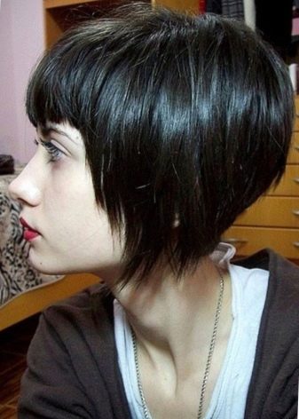 Каре на чорні волосся (46 фото): подовжений боб-каре без чубчика, варіанти стрижок для волосся чорного кольору