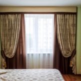 Комбіновані штори двох кольорів для спальні (44 фото): як скомбінувати двоколірні штори з вуалі і органзи? Інші варіанти