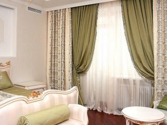 Комбіновані штори двох кольорів для спальні (44 фото): як скомбінувати двоколірні штори з вуалі і органзи? Інші варіанти