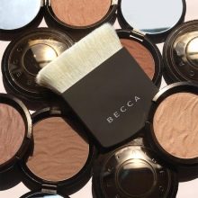 Косметика Becca: тональний крем та інша продукція для макіяжу. Хто виробник?