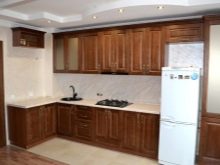 Кухні з масиву ясена (30 фото): плюси і мінуси. Приклади гарнітура в світлому кольорі з патиною в дизайні інтер’єру