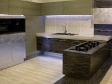 Кухні з шпони (43 фото): плюси і мінуси шпонованих кухонних гарнітурів. Що краще: натуральний шпон, екошпон або МДФ?