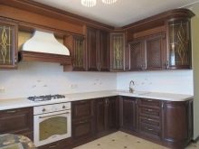 Кухні з шпони (43 фото): плюси і мінуси шпонованих кухонних гарнітурів. Що краще: натуральний шпон, екошпон або МДФ?