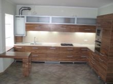 Кухні з шпони (43 фото): плюси і мінуси шпонованих кухонних гарнітурів. Що краще: натуральний шпон, екошпон або МДФ?