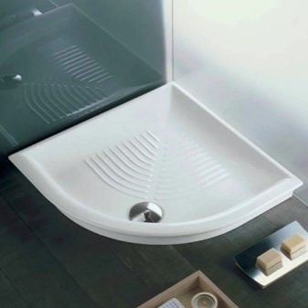 Кутові душові піддони: 60х60 см і 70х70 см, 80х80 см і 90х90 см, 1000х1000 см і піддони інших розмірів для дачі