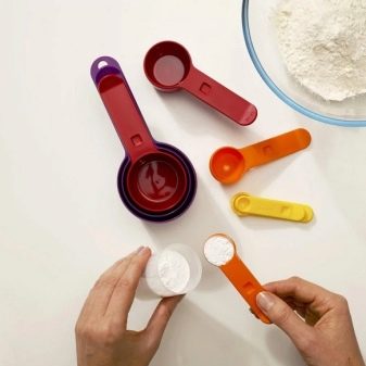 Мірні ложки: набір ложечок для сипучих продуктів. Скільки міліграмів у ложці малих обсягів? Пластикові, металеві і інші варіанти для кухні