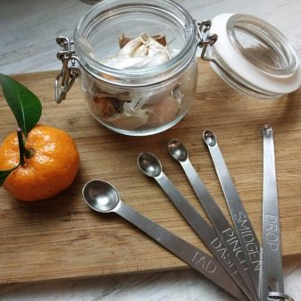 Мірні ложки: набір ложечок для сипучих продуктів. Скільки міліграмів у ложці малих обсягів? Пластикові, металеві і інші варіанти для кухні