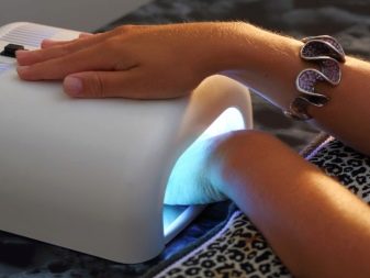 Манікюр з блискітками на кінчиках нігтів (39 фото): як зробити своїми руками, ідеї дизайну