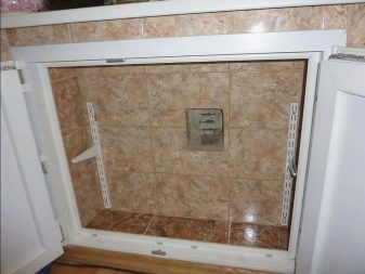 Ніша на кухні під вікном (38 фото): зимовий шафа-холодильник і ящик під вікном кухні, полиці та інші варіанти дизайну обробки