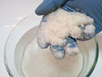 Пісок для акваріума (16 фото): плюси і мінуси крупного річкового, кольорового та інших пісків. Як промити його своїми руками?