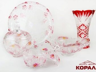 Посуд «Корал»: «Снігова королева» та інші лінійки, підбір тарілок і наборів, чайних пар і столових сервізів від виробника