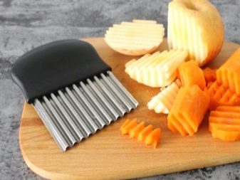 Рифлений ніж (13 фото): як вибрати ножі для фігурної нарізки овочів? Хвилясті ножі-слайсери для різання картоплі і інші моделі