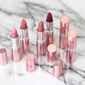 Rimmel: огляд, плюси і мінуси косметики. Хто виробник?