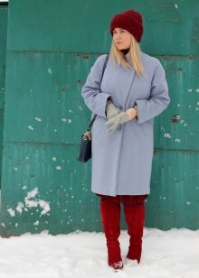 Шапка з товстої пряжі (89 фото): жіночі зимові шапки з товстих ниток, з відворотом, англійської гумкою