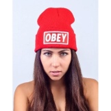 Шапки з написами (52 фото): з текстом vogue, meow, swag, boy, black, Росія, homies, сірі моделі і кольору