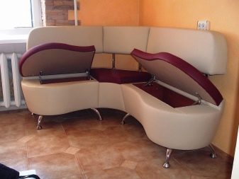 Шкіряні дивани на кухню (32 фото): маленькі кухонні диванчики з екошкіри, великі моделі зі спальним місцем з натуральної шкіри
