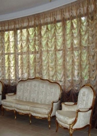Штори в бежеву вітальню (50 фото): штори в коричнево-, шоколадно-, блакитно-бежевих та інших тонах в інтер’єрі бежевого залу