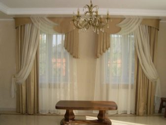 Штори в бежеву вітальню (50 фото): штори в коричнево-, шоколадно-, блакитно-бежевих та інших тонах в інтер’єрі бежевого залу
