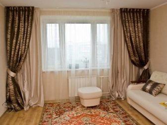 Штори в бежеву вітальню (50 фото): штори в коричнево-, шоколадно-, блакитно-бежевих та інших тонах в інтер’єрі бежевого залу