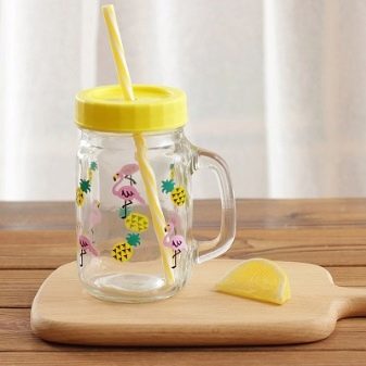 Скляні кухлі: прозорі чашки зі скла з кришкою і трубочкою для чаю, чорні чашки для кави і інші варіанти
