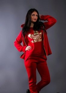Спортивний жіночий костюм трійка (71 фото)