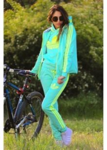 Спортивний жіночий костюм трійка (71 фото)