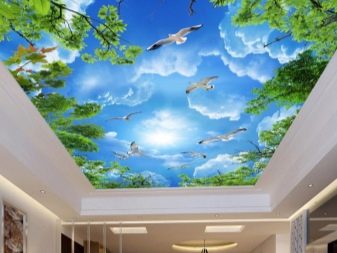 Стелі з малюнком в зал (39 фото): який візерунок на стелю вибрати для вітальні?