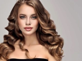 Світлий шатен (49 фото): золотисті світлі шатенки, коричневий і фіолетовий, фіолетовий і інші відтінки кольору волосся