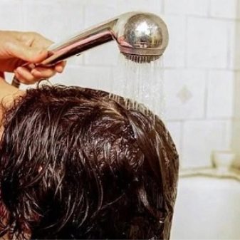 Як часто можна фарбувати волосся хною? Як потрібно нею користуватися без шкоди?