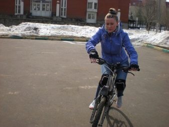 Як навчитися кататися на дорослому велосипеді? Вчимося їздити на двоколісному велосипеді самостійно. Правила швидкого навчання їзді