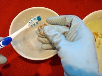 Як почистити позолочене срібло? 10 фото Чим почистити позолоту від чорноти в домашніх умовах