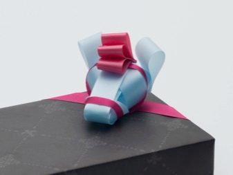 Як зав’язати стрічку на подарунок? Як красиво і правильно прикрасити стрічкою коробку з подарунком?
