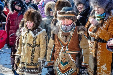 Якутська національний костюм (фото 48): традиційні вбрання якутів, моделі для дівчинки якутяночки і жіночі