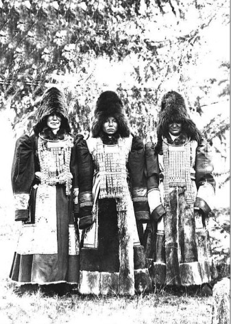 Якутська національний костюм (фото 48): традиційні вбрання якутів, моделі для дівчинки якутяночки і жіночі